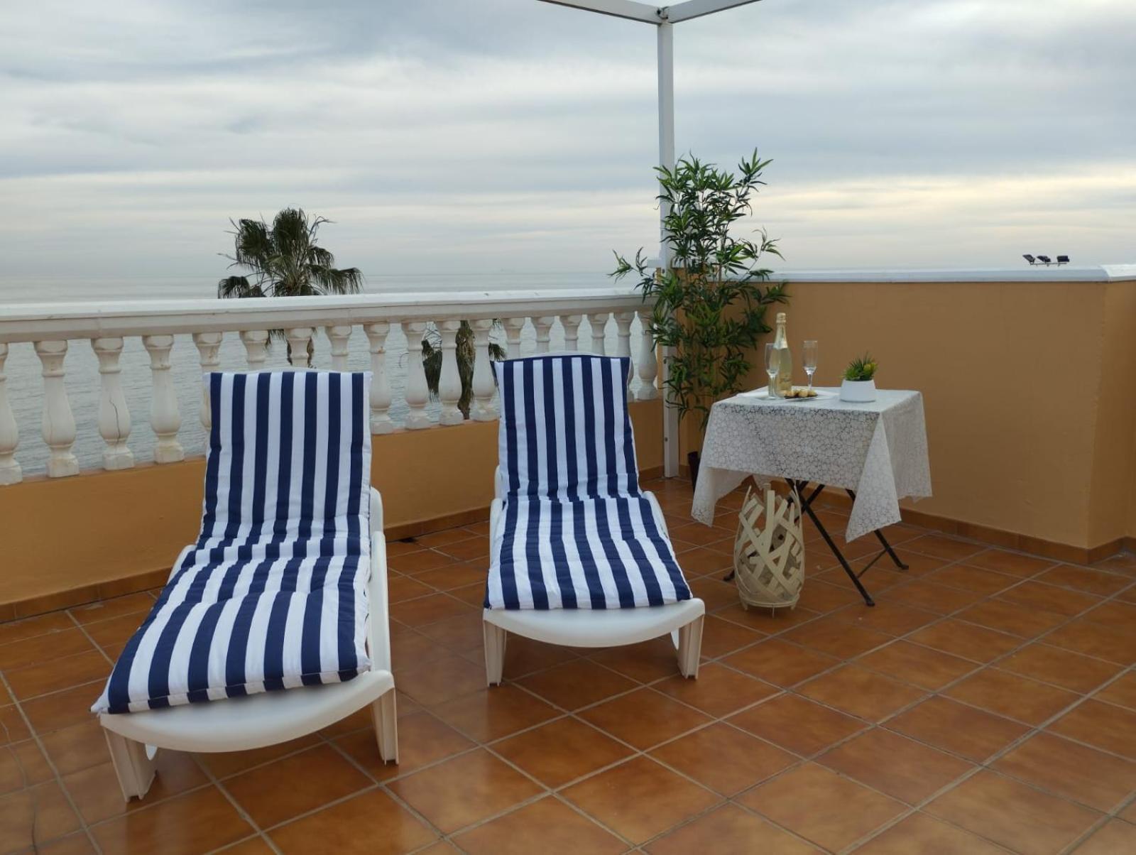 Apartamentos Playacala La Cala Del Moral Bagian luar foto