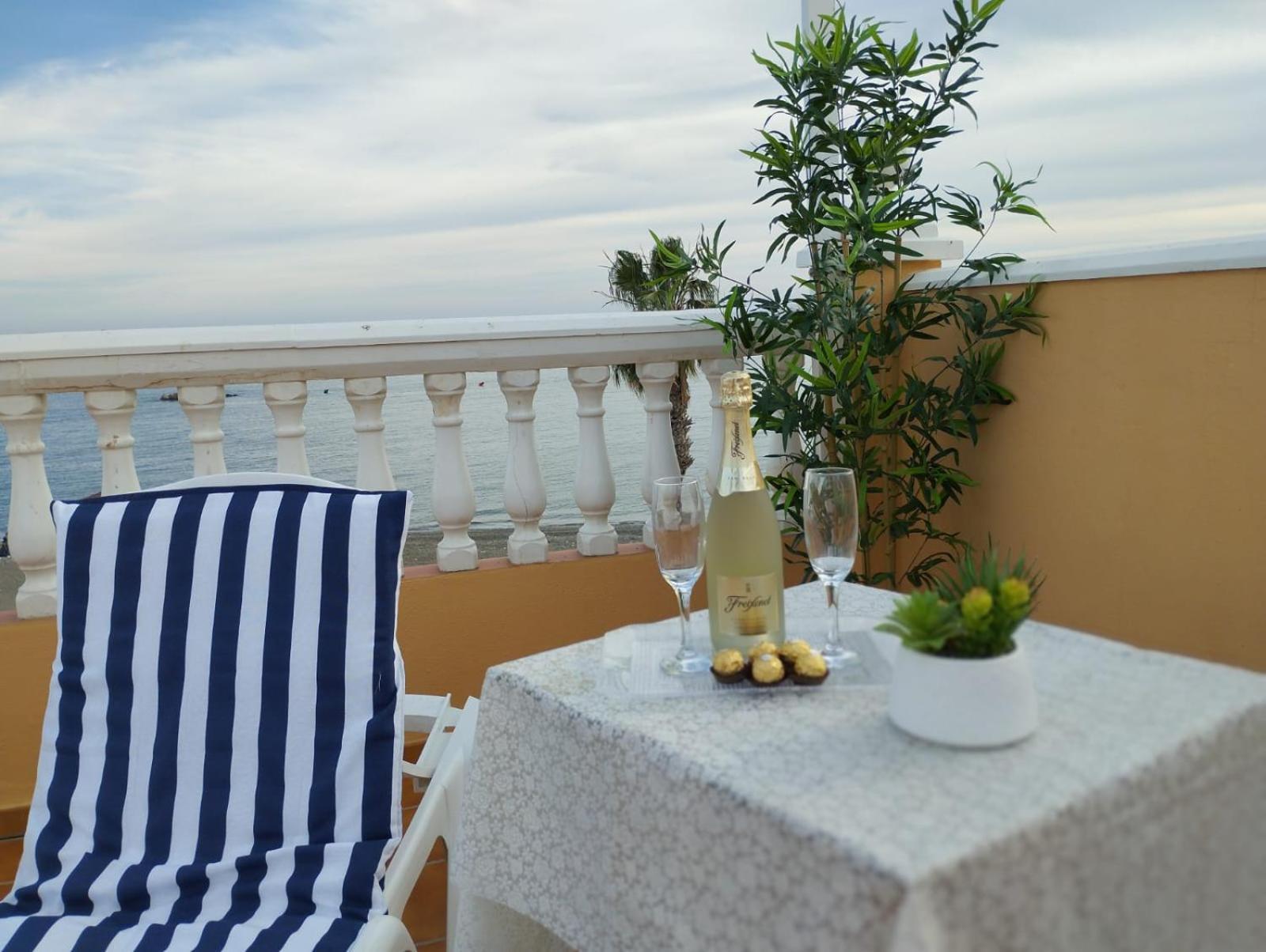 Apartamentos Playacala La Cala Del Moral Bagian luar foto