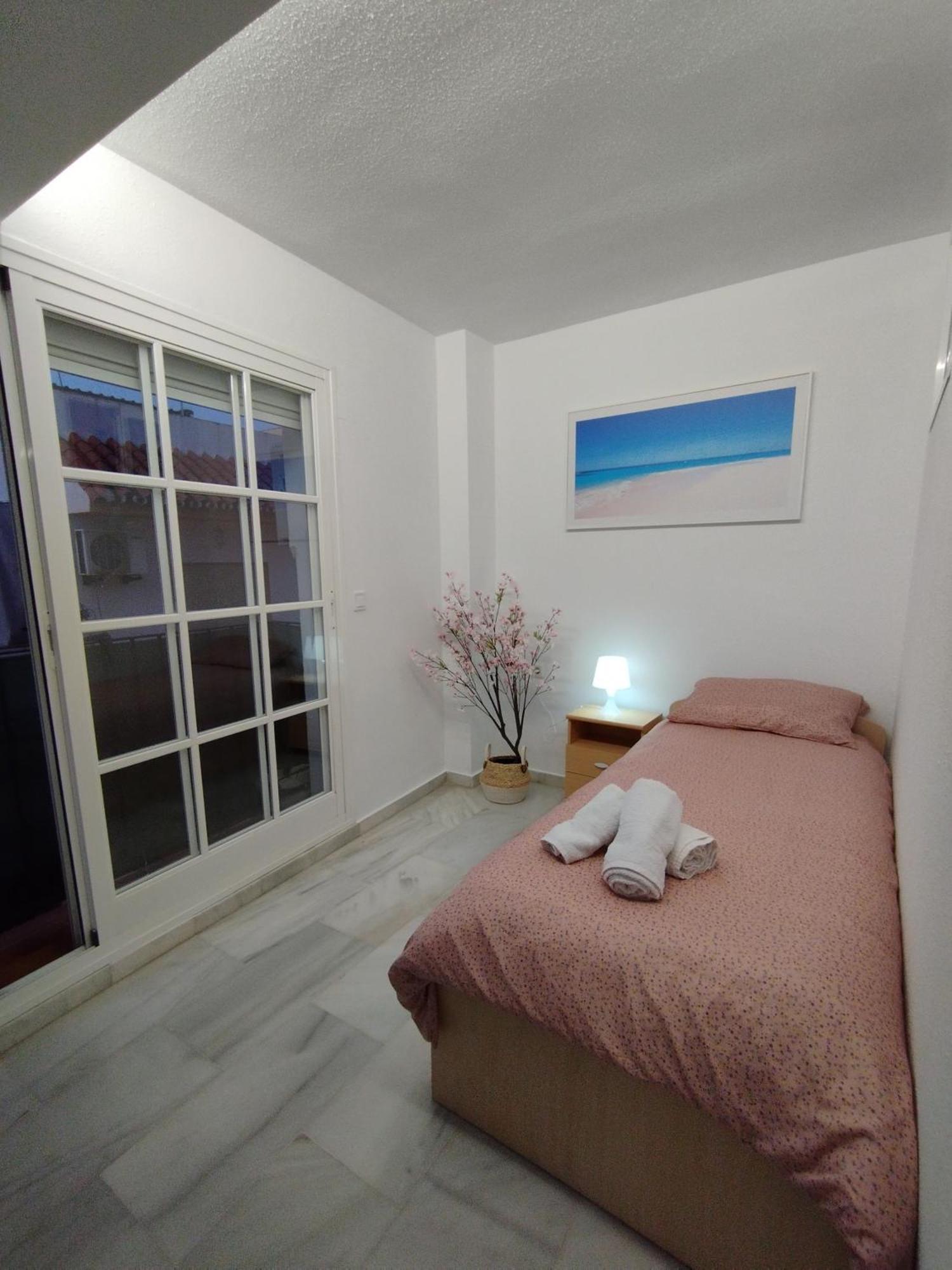 Apartamentos Playacala La Cala Del Moral Bagian luar foto