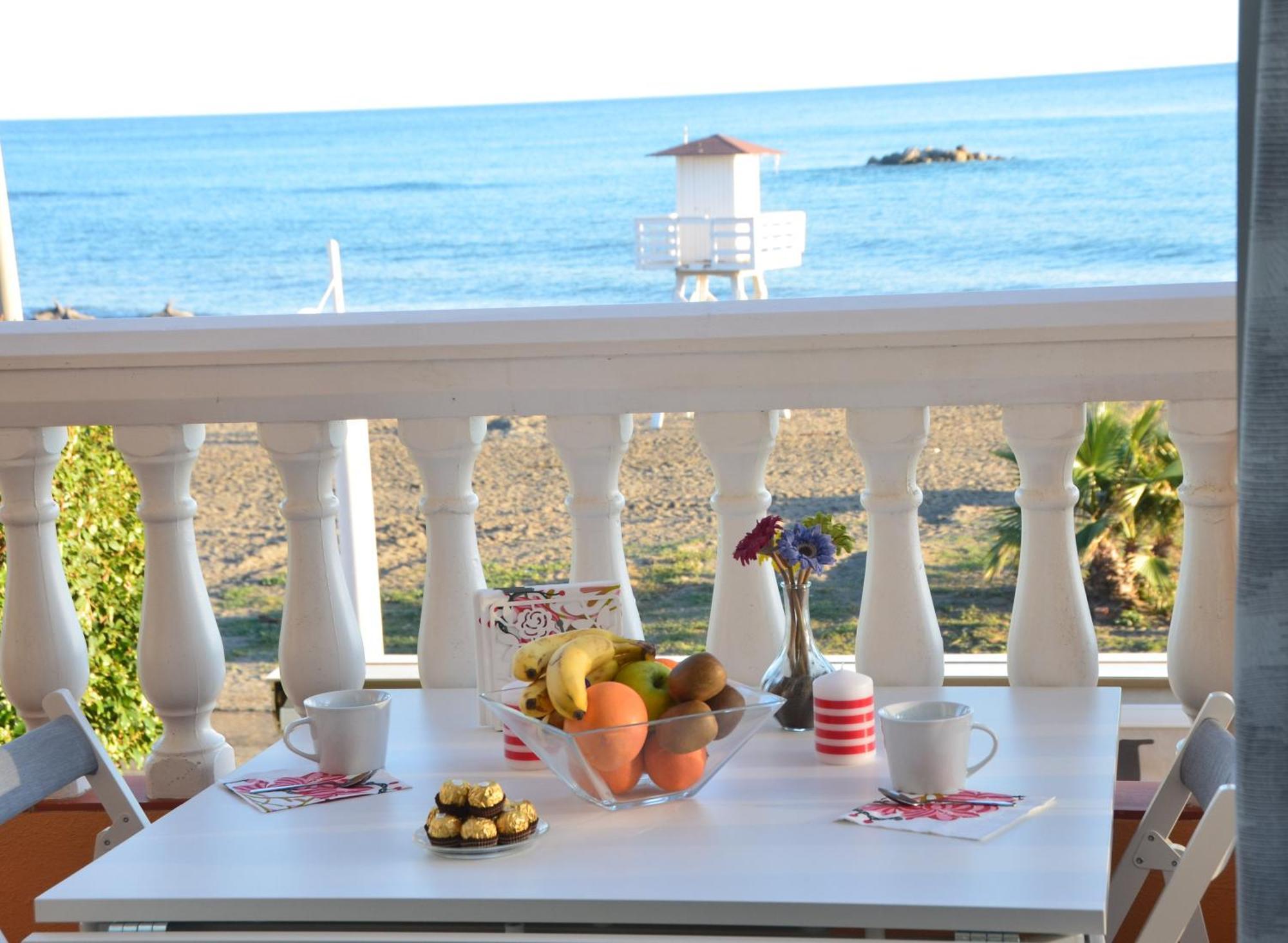 Apartamentos Playacala La Cala Del Moral Bagian luar foto